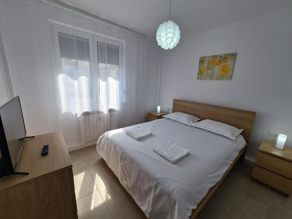 Mia Apartament Lägenhet Tulcea Exteriör bild